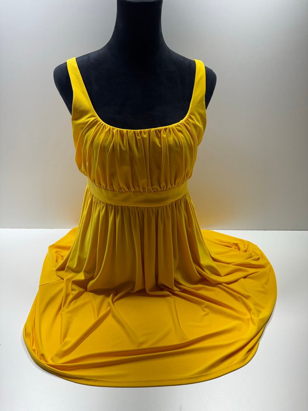 Essentials By ABS Women’s Dress Sz 10 Yellow Sleeveless Spring Fit And Flair